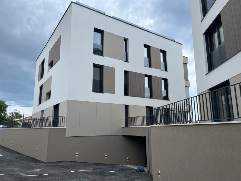 Diklo Premium Residence